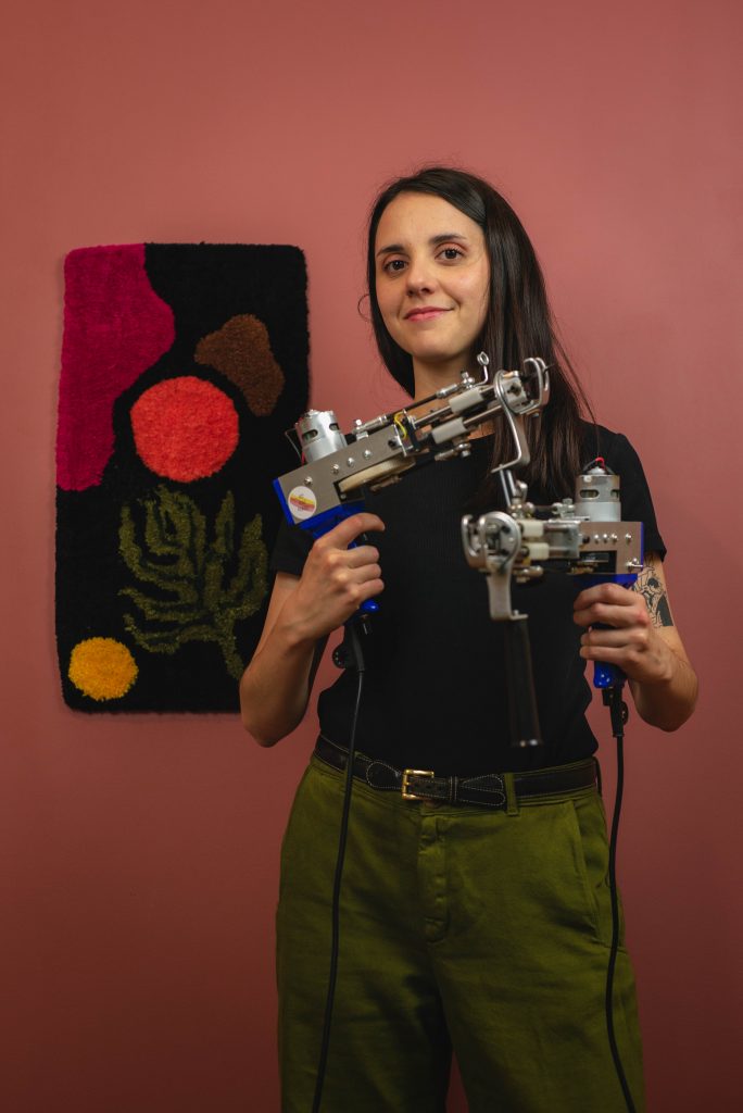 Catherine Nicolas kitkatkunst et ses tufting gun